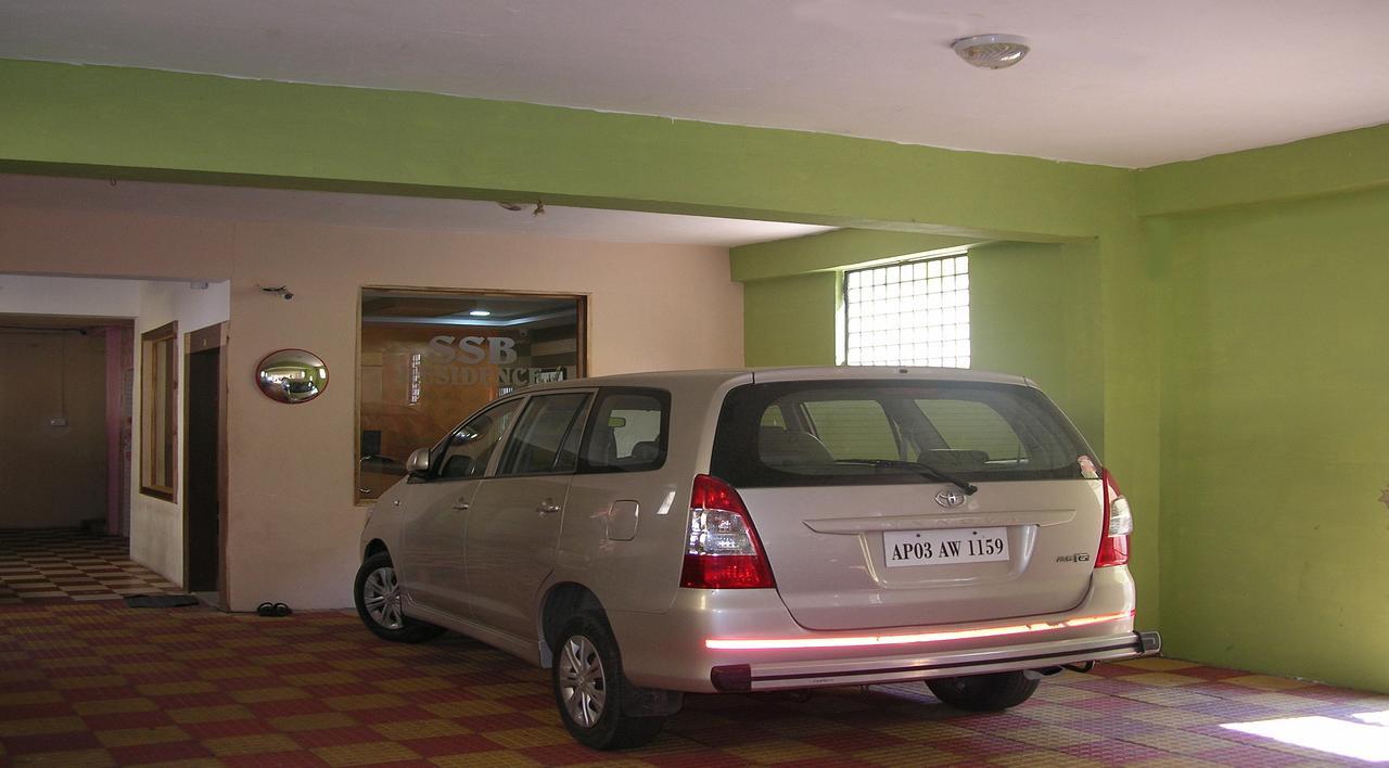 Ssb Residency Hotell Tirupati Exteriör bild