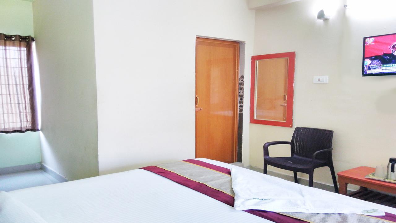 Ssb Residency Hotell Tirupati Exteriör bild